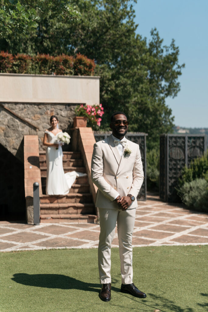 Groom waiting for his bride. | Gabys Films